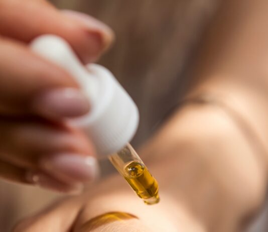 겨울철 건조한 피부 관리법